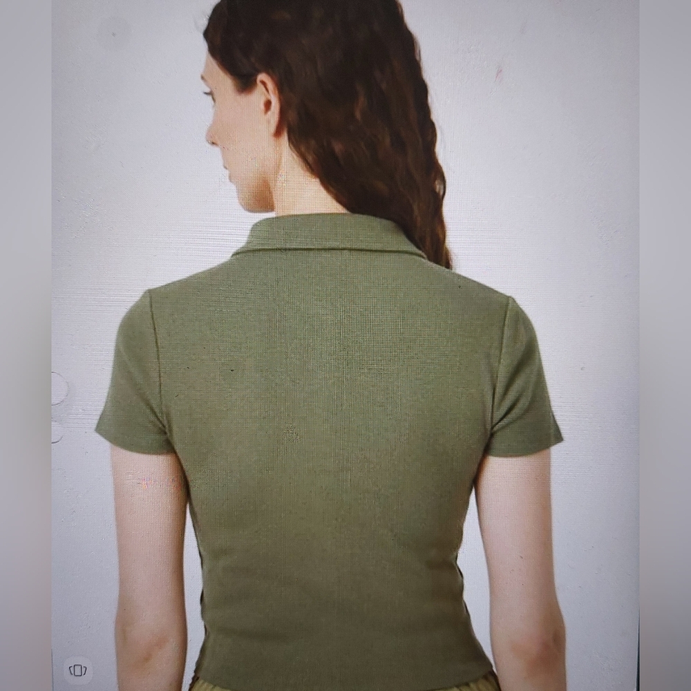 🔥HOST PICK🔥FOREVER 21 Olive Green Knit Polo Shirt for Women NWT - Picture 4 of 9